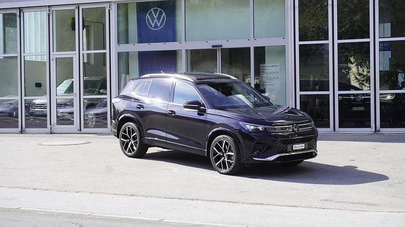 Schwarz Gebraucht 2024 VW Tiguan R-line SUV | CHF 51’500 (Teuer) - Bild 1/4