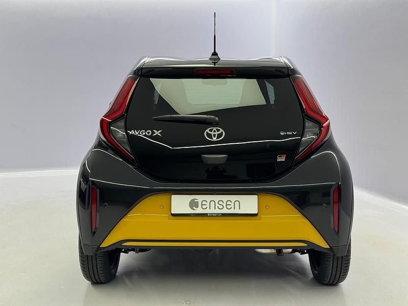 Neu Toyota Aygo X Sport 116 PS (85 kW) 2025 Gelb SUV