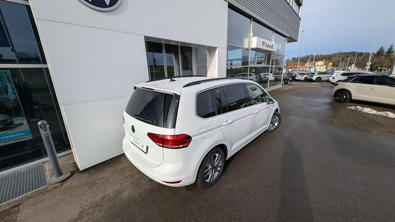 Gebraucht VW Touran United 150 PS (110 kW) 2025 Weiss Van / Kleinbus