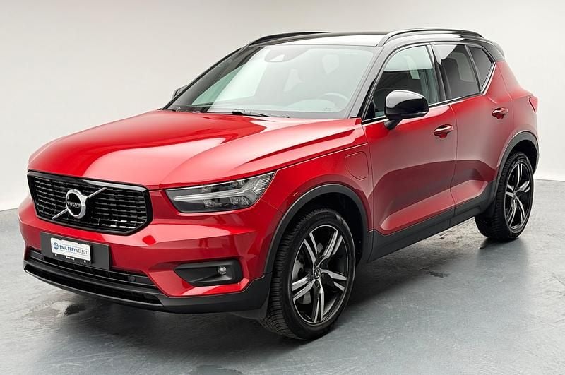 Rot Gebraucht 2021 Volvo XC40 R-Design SUV | CHF 32’820 (Fairer Preis) - Bild 1/4