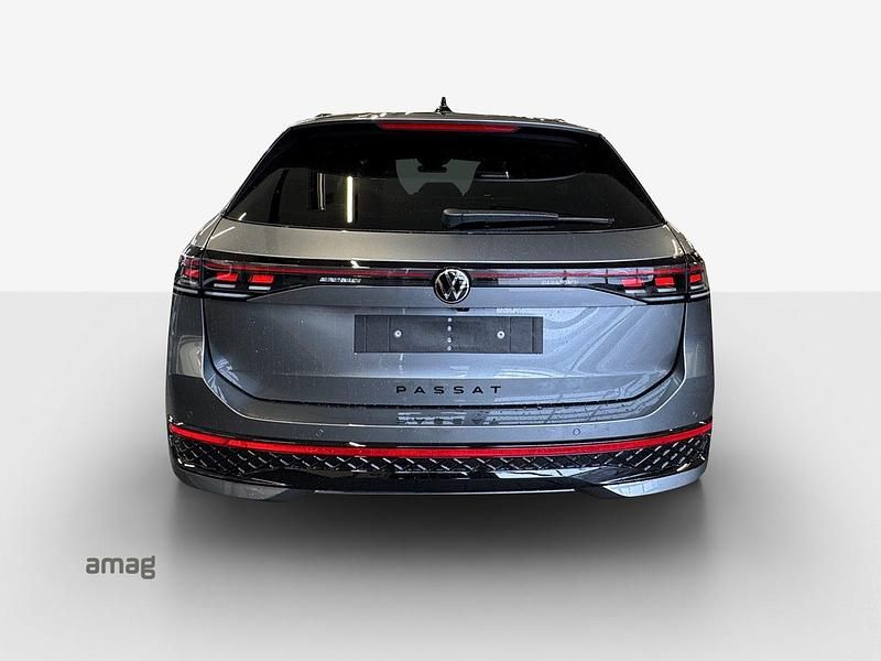 Neu VW Passat R-line 192 PS (141 kW) 2026 Diabas grey metallic  dachlackierung schwarz uni Kombi