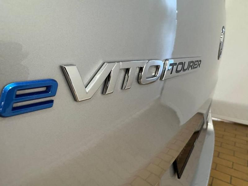 Gebraucht Mercedes e-Vito 150 kW (204 PS) 2024 Silber Van / Kleinbus