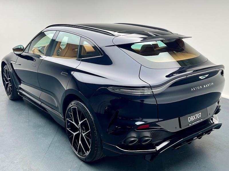 Neu Aston Martin DBX 707 707 PS (519 kW) 2025 Schwarz SUV
