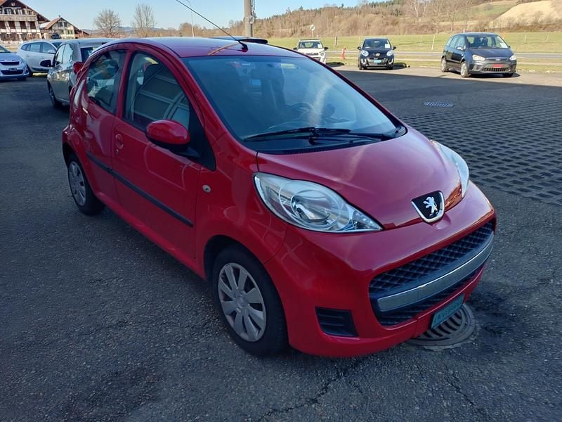 Gebraucht Peugeot 107 68 PS (50 kW) 2009 Kleinwagen