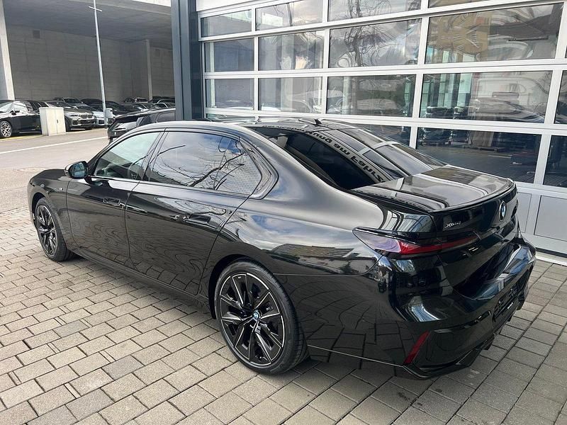 Gebraucht BMW 740 M Sport 286 PS (210 kW) 2024 Schwarz Limousine