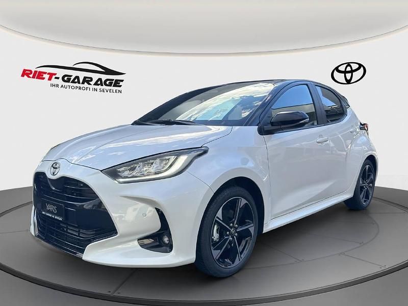 Weiss Neu 2025 Toyota Yaris Hybrid Premium Limousine | CHF 31’130 (Fairer Preis) - Bild 1/4