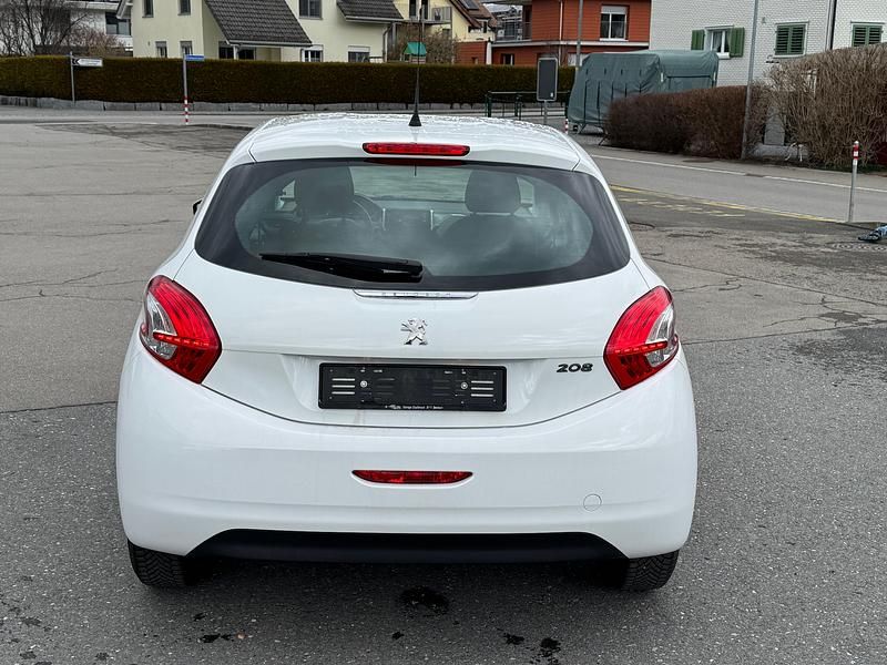 Gebraucht Peugeot 208 Style 82 PS (60 kW) 2015 Kleinwagen