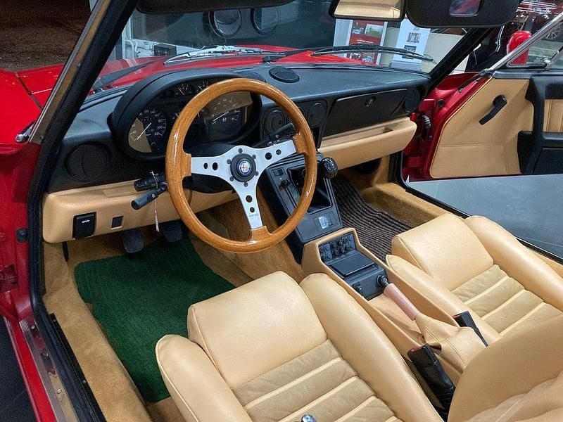 Rot Gebraucht 1991 Alfa Romeo Spider Cabrio | CHF 28’500 - Bild 1/4