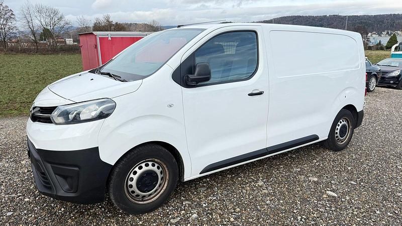 Gebraucht 2017 Toyota Proace Terra Van / Kleinbus | CHF 6’999 - Bild 1/4