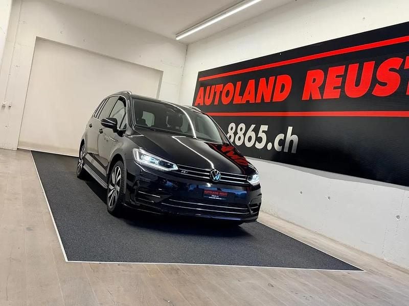 Schwarz Gebraucht 2025 VW Touran Highline Van / Kleinbus | CHF 37’940 (Etwas zu teuer) - Bild 1/4