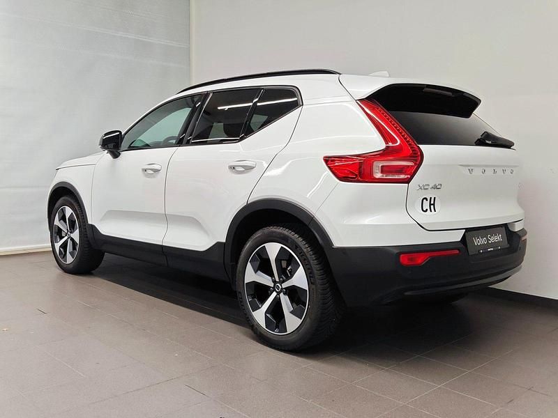 Gebraucht Volvo XC40 Plus 177 PS (130 kW) 2024 Weiss SUV