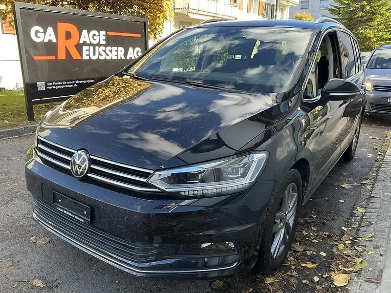 Gebraucht VW Touran Highline 150 PS (110 kW) 2025 Schwarz Van / Kleinbus