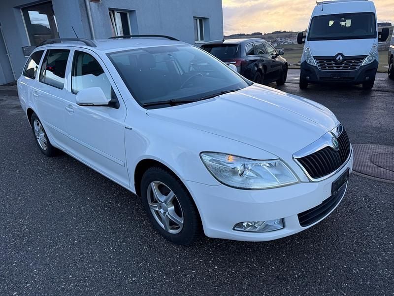 Gebraucht Skoda Octavia Ambition 105 PS (77 kW) 2013 Kombi