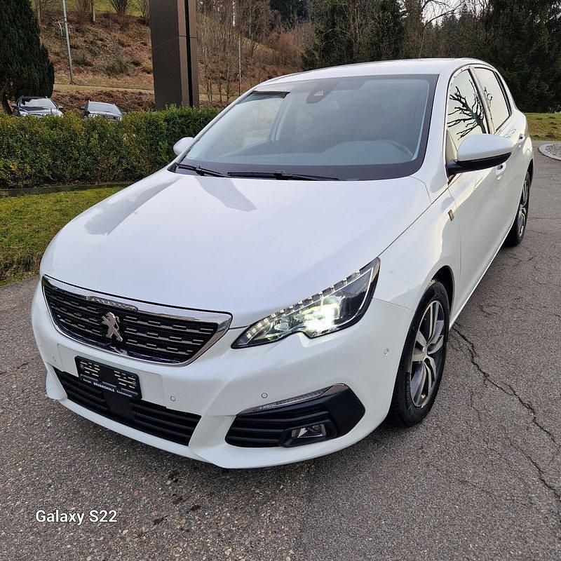 Gebraucht Peugeot 308 130 PS (95 kW) 2019 Limousine