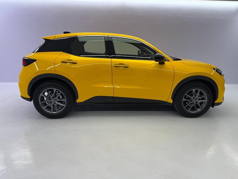 Neu Lexus LBX Impression Line 136 PS (100 kW) 2026 Gelb SUV