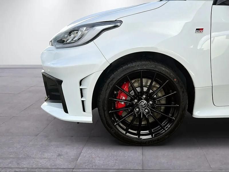 Neu Toyota Yaris Sport 280 PS (205 kW) 2025 Weiss Kleinwagen