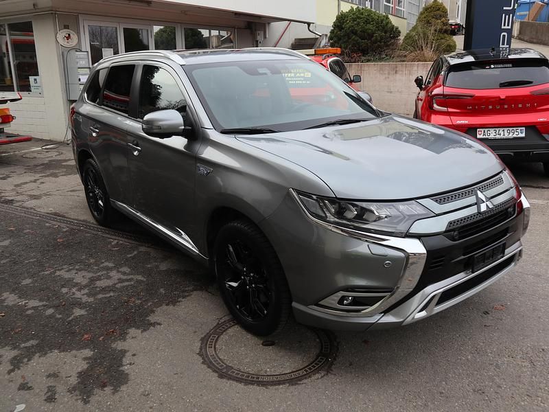 Gebraucht Mitsubishi Outlander P-HEV 224 PS (164 kW) 2020 Grau SUV
