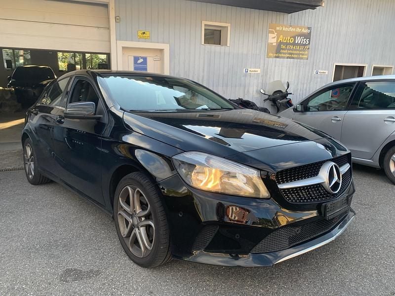 Gebraucht Mercedes A180 122 PS (89 kW) 2016