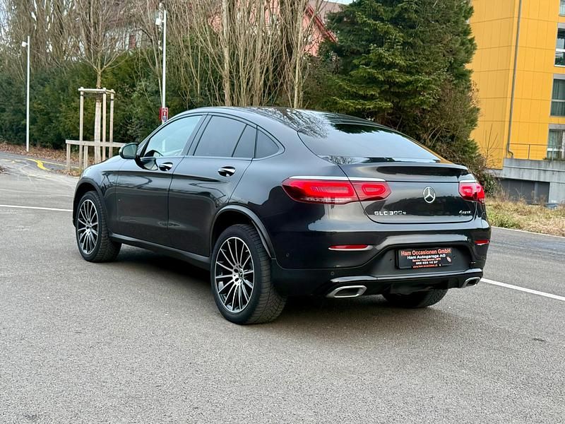 Gebraucht Mercedes GLC300 AMG line 320 PS (235 kW) 2021 Coupé