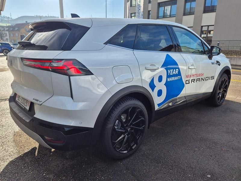 Neu Mitsubishi Grandis Instyle 158 PS (116 kW) 2026 Weiss SUV