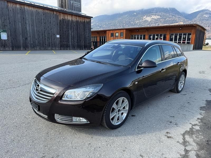 Gebraucht Opel Insignia 140 PS (102 kW) 2013 Kombi