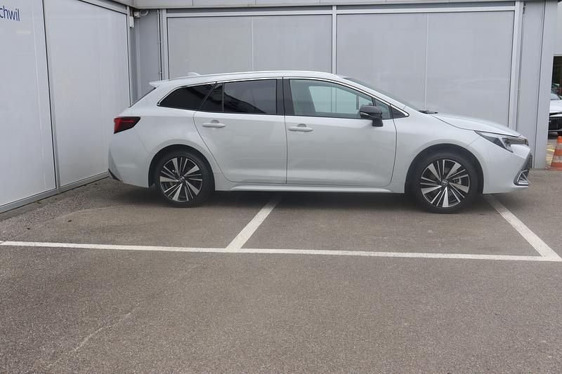 Neu Toyota Corolla Trend 178 PS (130 kW) 2025 Grau Kombi