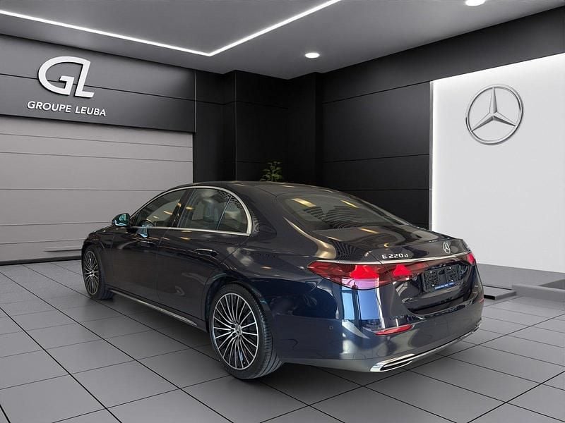 Gebraucht Mercedes E220 197 PS (144 kW) 2025 Blau Limousine