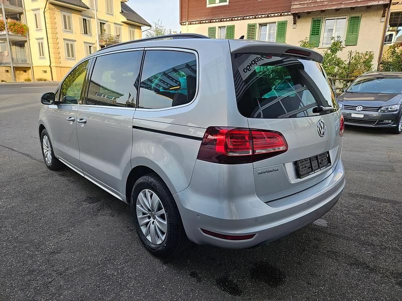 Gebraucht VW Sharan Comfortline 150 PS (110 kW) 2021 Van / Kleinbus