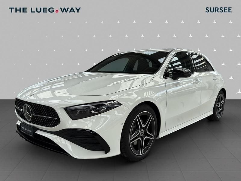 Weiss Gebraucht 2025 Mercedes A200 Night Limousine | CHF 45’600 - Bild 1/4