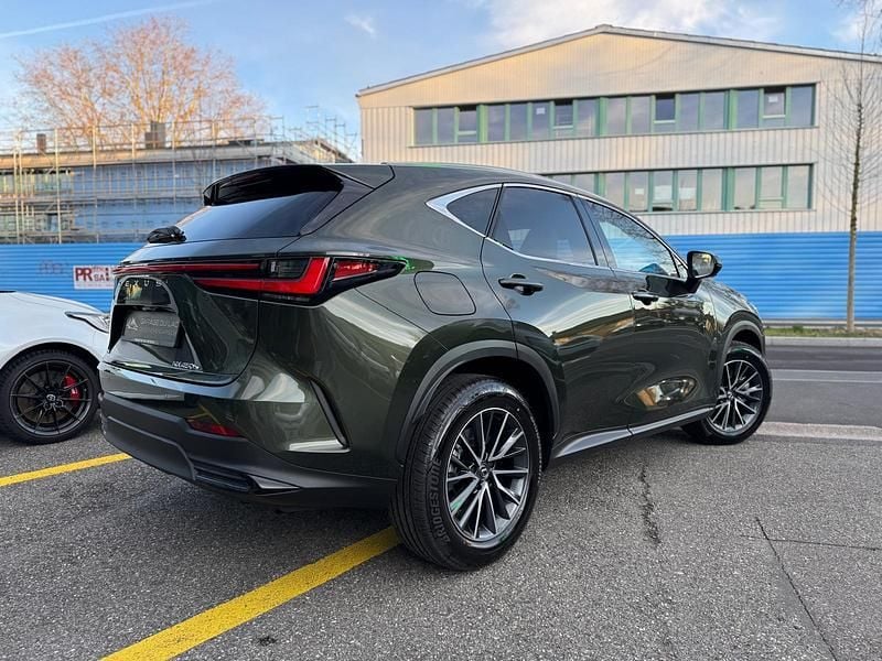 Neu Lexus NX450h+ E-FOUR 309 PS (227 kW) 2025 SUV