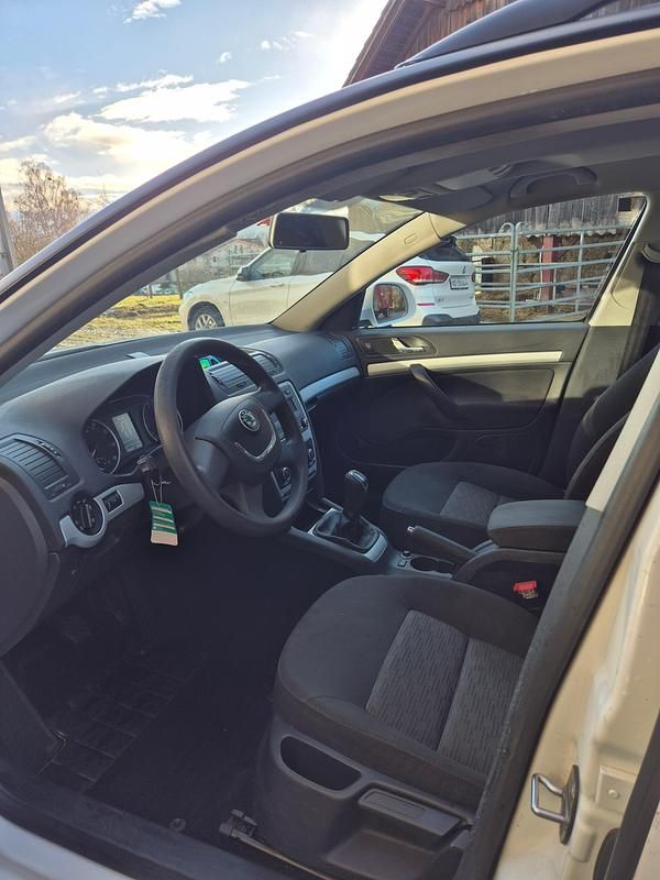 Gebraucht Skoda Octavia Adventure 160 PS (117 kW) 2011 Kombi