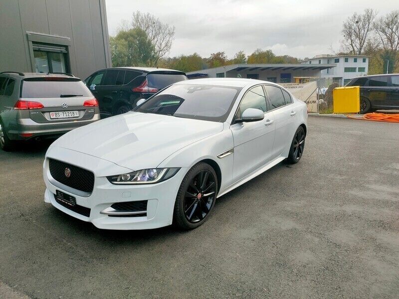 Gebraucht 2015 Jaguar XE R-Sport Limousine | CHF 12’900 (Fairer Preis) - Bild 1/4