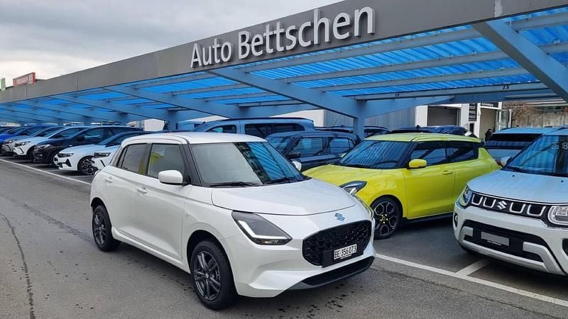 Gebraucht Suzuki Swift 82 PS (60 kW) 2025 Weiss Limousine