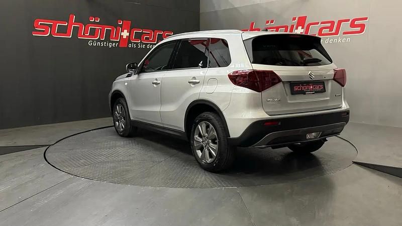 Neu Suzuki Vitara 110 PS (80 kW) 2025 Gray SUV