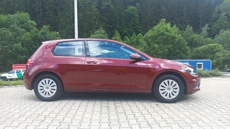 Gebraucht VW Golf VII Trendline 85 PS (62 kW) 2019 Limousine