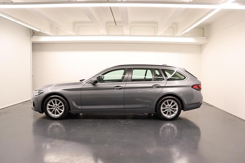 Gebraucht BMW 520 Comfort Edition 201 PS (147 kW) 2023 Grau Kombi