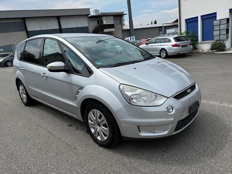 Gebraucht 2010 Ford S-MAX Titanium Van / Kleinbus | CHF 1’900 (Superpreis) - Bild 1/4
