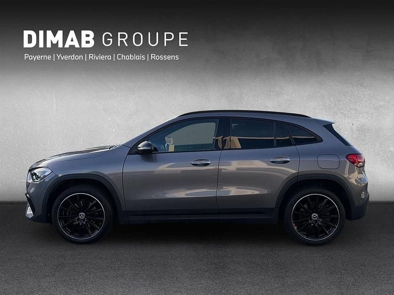 Gebraucht Mercedes GLA250 AMG line 217 PS (159 kW) 2022 Grau SUV