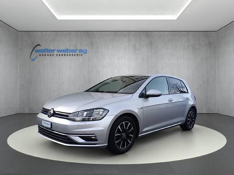 Gebraucht VW Golf VII Comfortline 131 PS (96 kW) 2019 Limousine