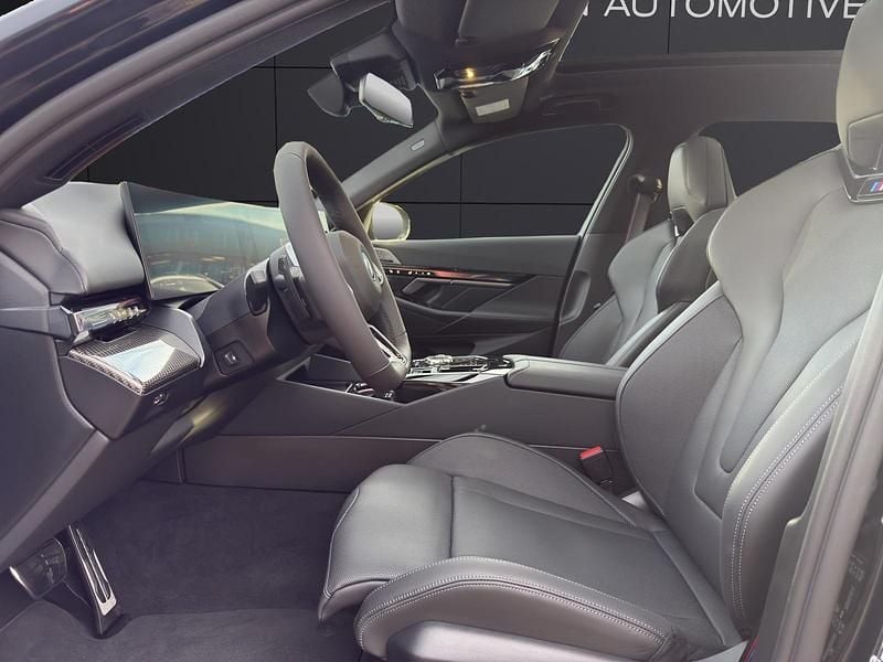 Neu BMW 550e Comfort Edition 489 PS (359 kW) 2025 Schwarz Kombi