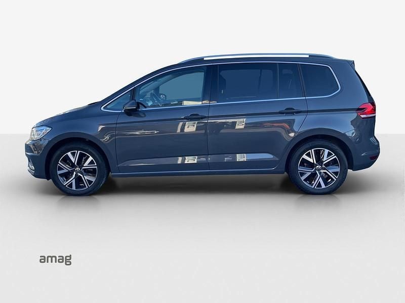Gebraucht VW Touran Highline 150 PS (110 kW) 2023 Delfingrau metallic Van / Kleinbus