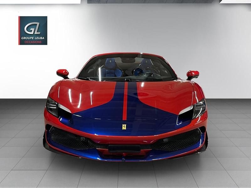 Gebraucht Ferrari 296 663 PS (487 kW) 2024 Rot Cabrio