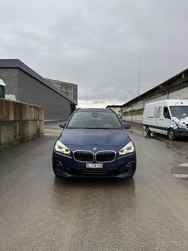 Gebraucht BMW 220 Gran Tourer Sport Line 178 PS (130 kW) 2021 Van / Kleinbus