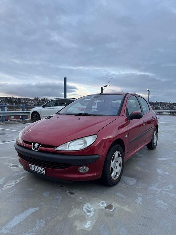 Gebraucht 2002 Peugeot 206 Limousine | CHF 1’500 - Bild 1/4