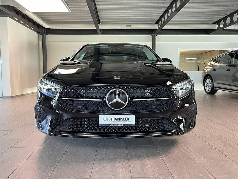 Gebraucht Mercedes A200 163 PS (119 kW) 2024 Limousine