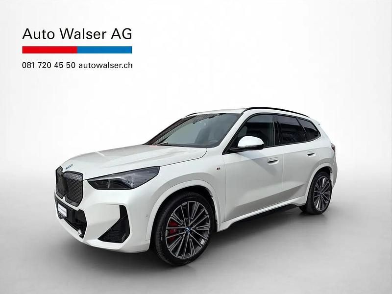 Weiss Gebraucht 2025 BMW iX1 SUV | CHF 58’940 (Fairer Preis) - Bild 1/4