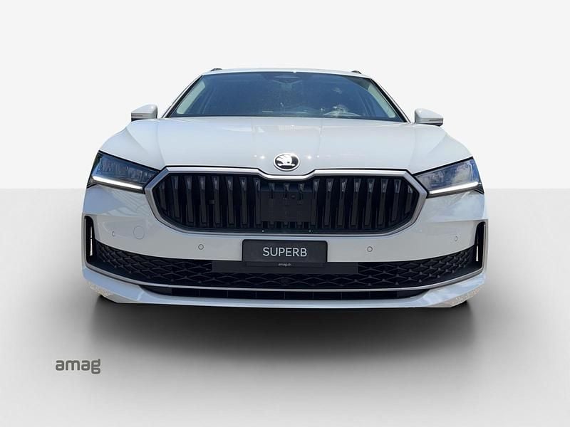 Gebraucht Skoda Superb Selection 150 PS (110 kW) 2024 Purity weiss, uni Kombi