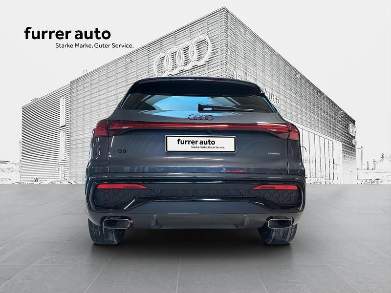 Neu Audi Q5 Ambiente 204 PS (150 kW) 2026 Grau SUV