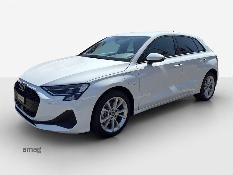Arkonaweiss Neu 2025 Audi A3 Sportback e-tron Ambiente Kleinwagen | CHF 43’700 (Guter Preis) - Bild 1/4