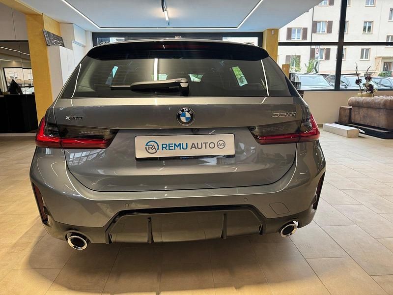 Gebraucht BMW 330 M Sport 245 PS (180 kW) 2025 Kombi